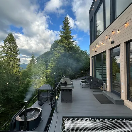 木屋 Forest Hub 斯拉夫西克